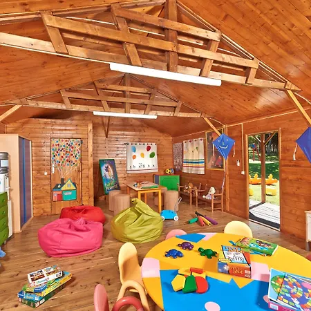 Ria Park & מלון אלמנסיל